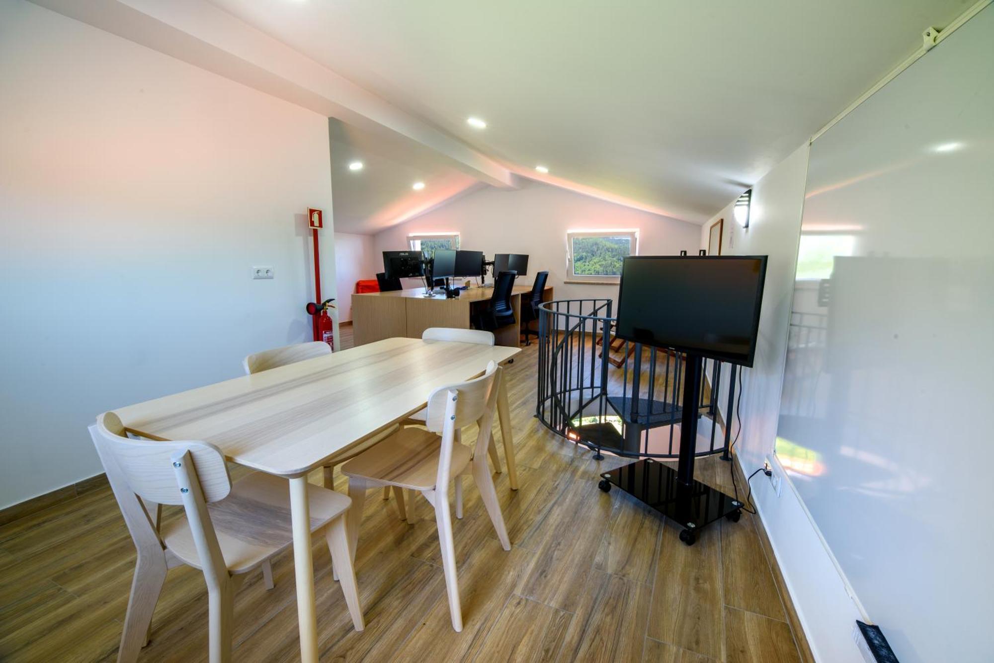 Casa Do Beco - Fabulous 3 Bedroom House With An Office, Seia, Serra Da Estrela Lapa dos Dinheiros Luaran gambar